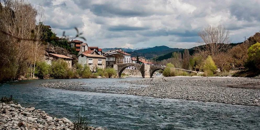 Puente medieval de Burgui, valle de Roncal